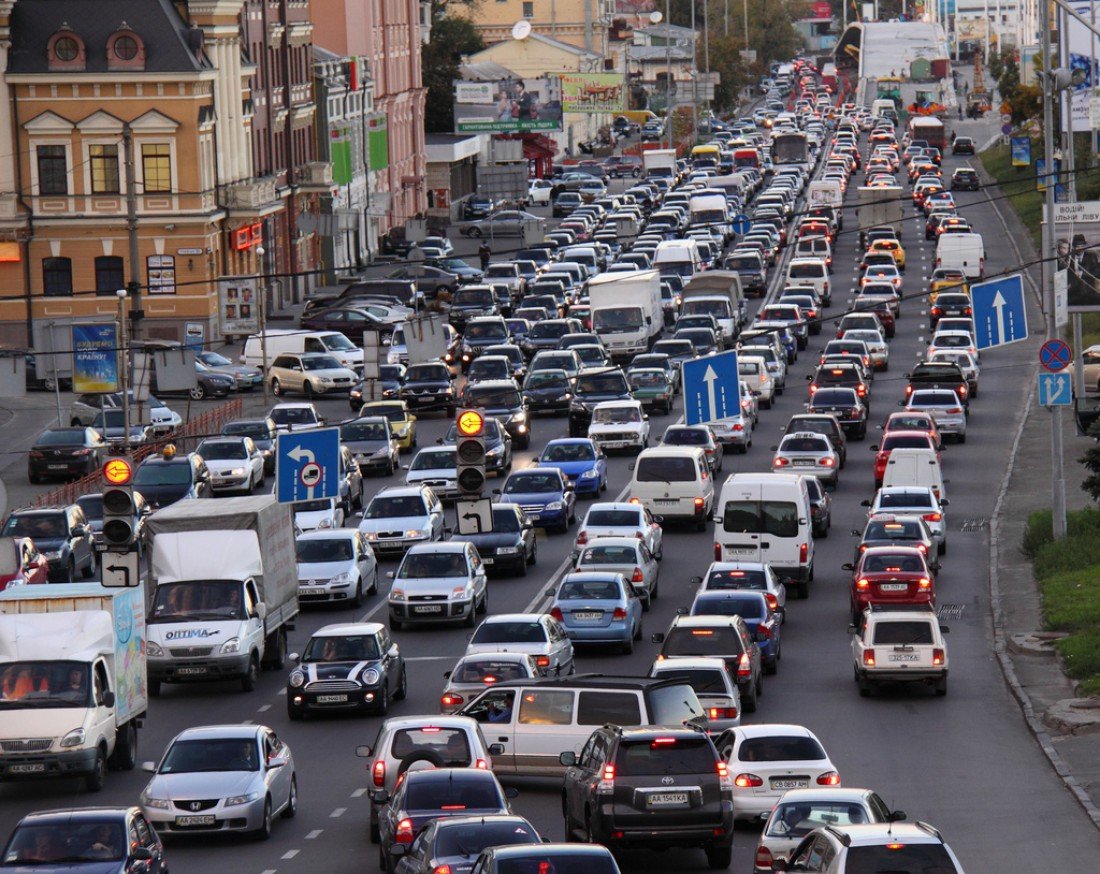 Що в Україні купують більше: бензин чи дизпаливо?