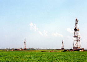 Компанія Хомутинніка заволоділа п’ятою частиною JKX Oil&Gas