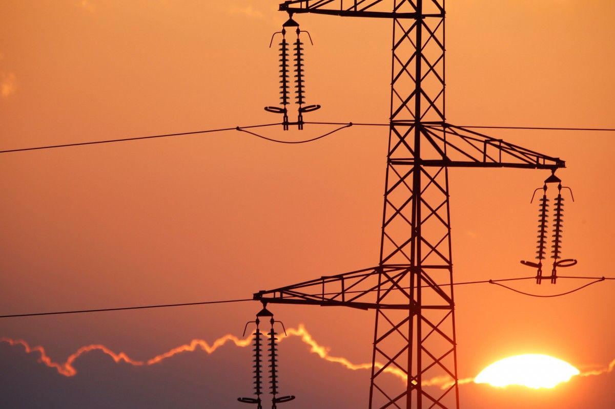 Електроенергія подешевшала на 4,26% на ринку “на добу наперед”