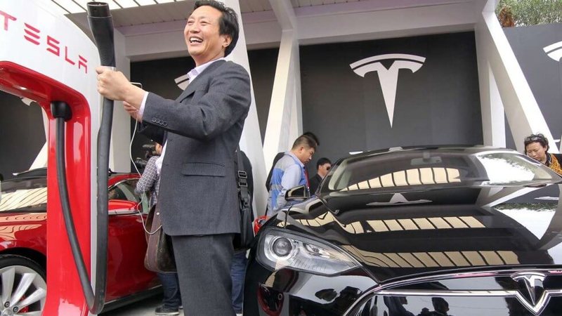 Tesla збудує завод у Китаї