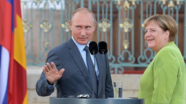 Путін і Меркель обговорили транзит російського газу через територію України 