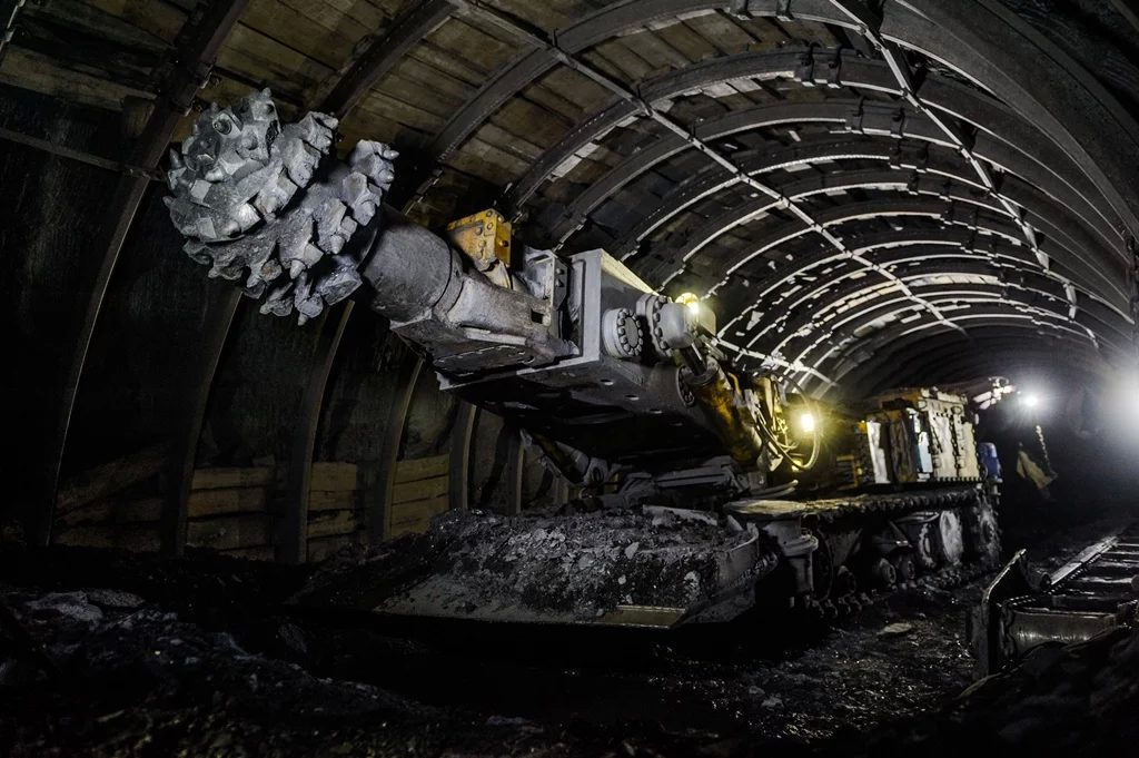Шмигаль: уряд не закриватиме перспективні шахти