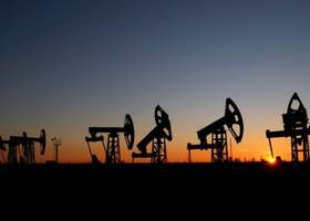 Коронавірус продовжує обвалювати ціни на нафту