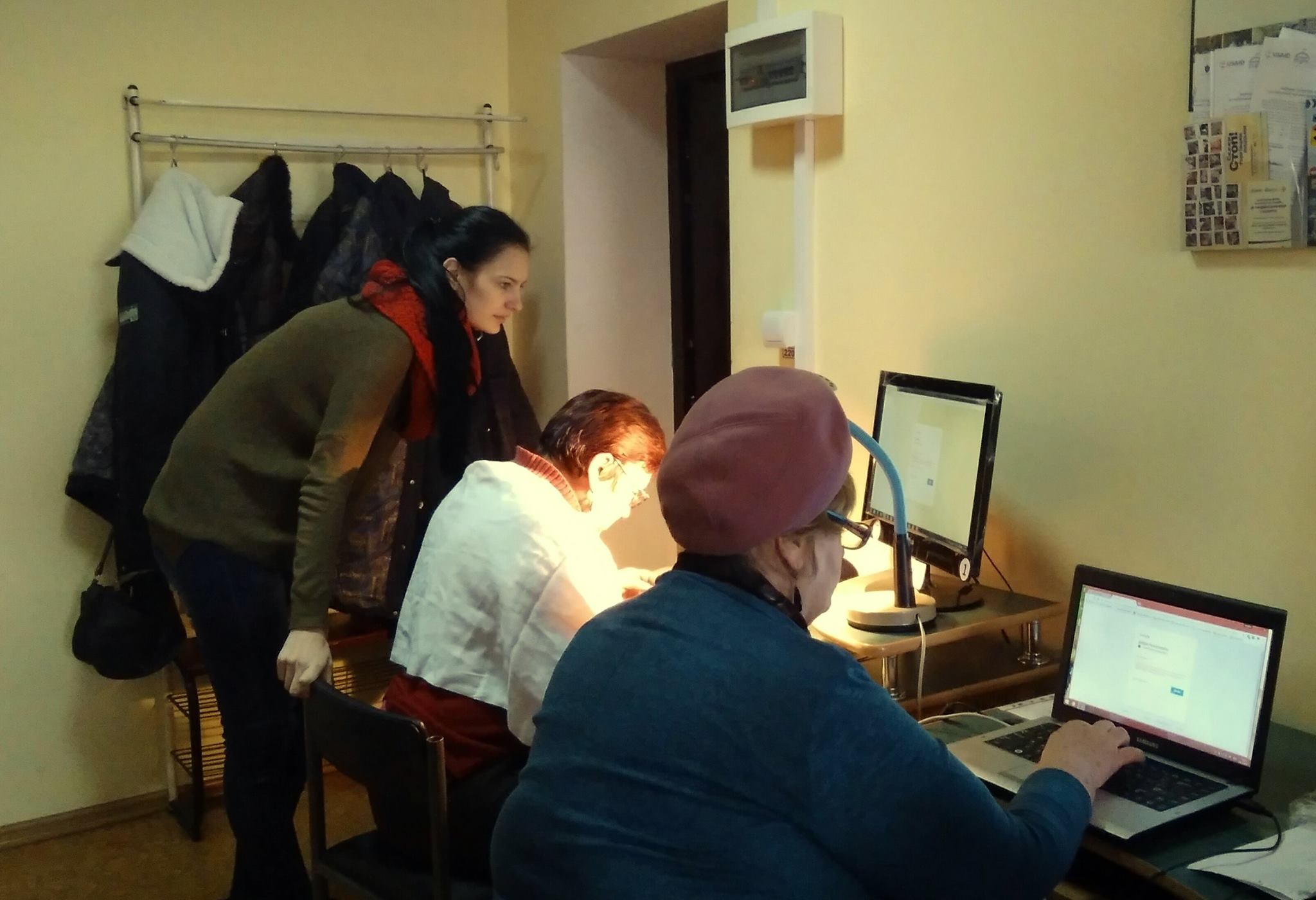 У Мінсоцполітики хочуть навчити пенсіонерів користуватися онлайн-послугами