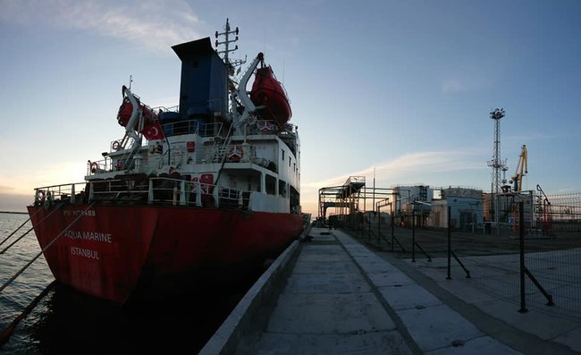 У Бердянському морпорту вперше за 5 років розвантажили танкер з дизпаливом