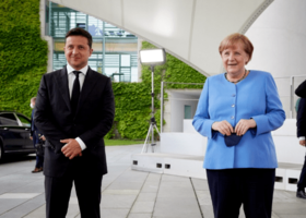 Зеленський і Меркель обговорювали інтеграцію України у водневу економіку ЄС