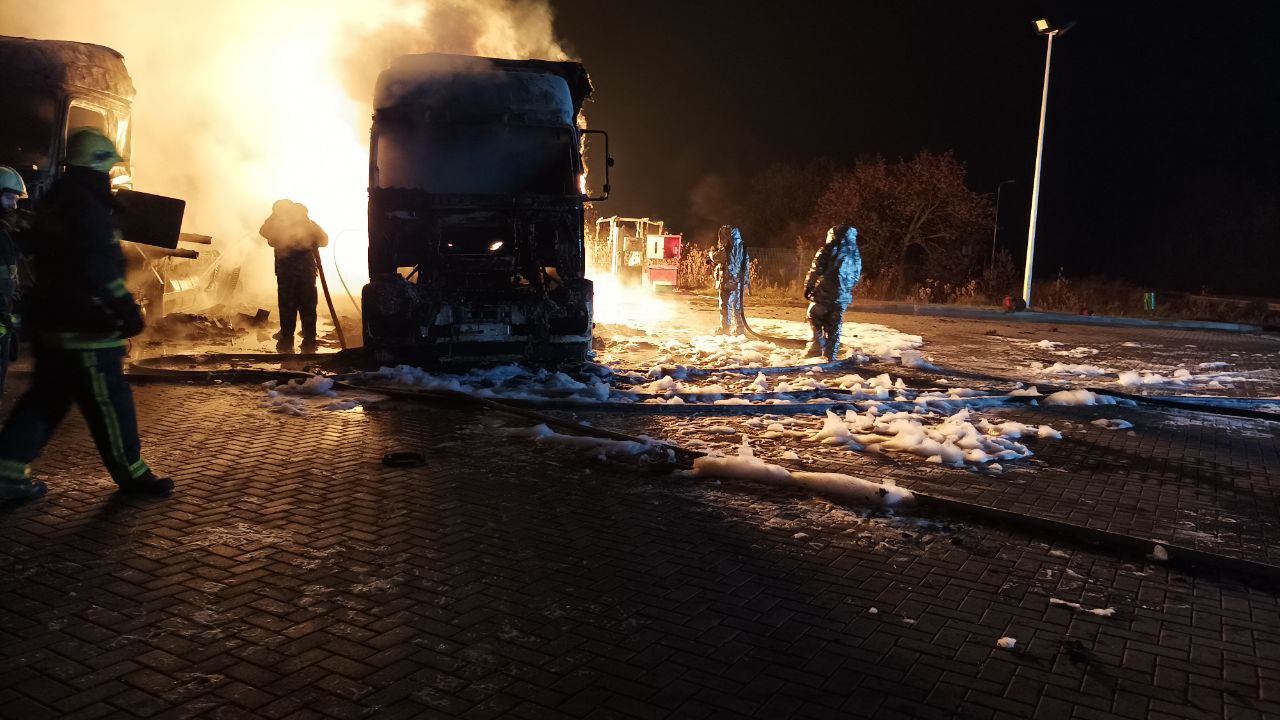 На трасі Київ-Харків стався потужний вибух АЗС