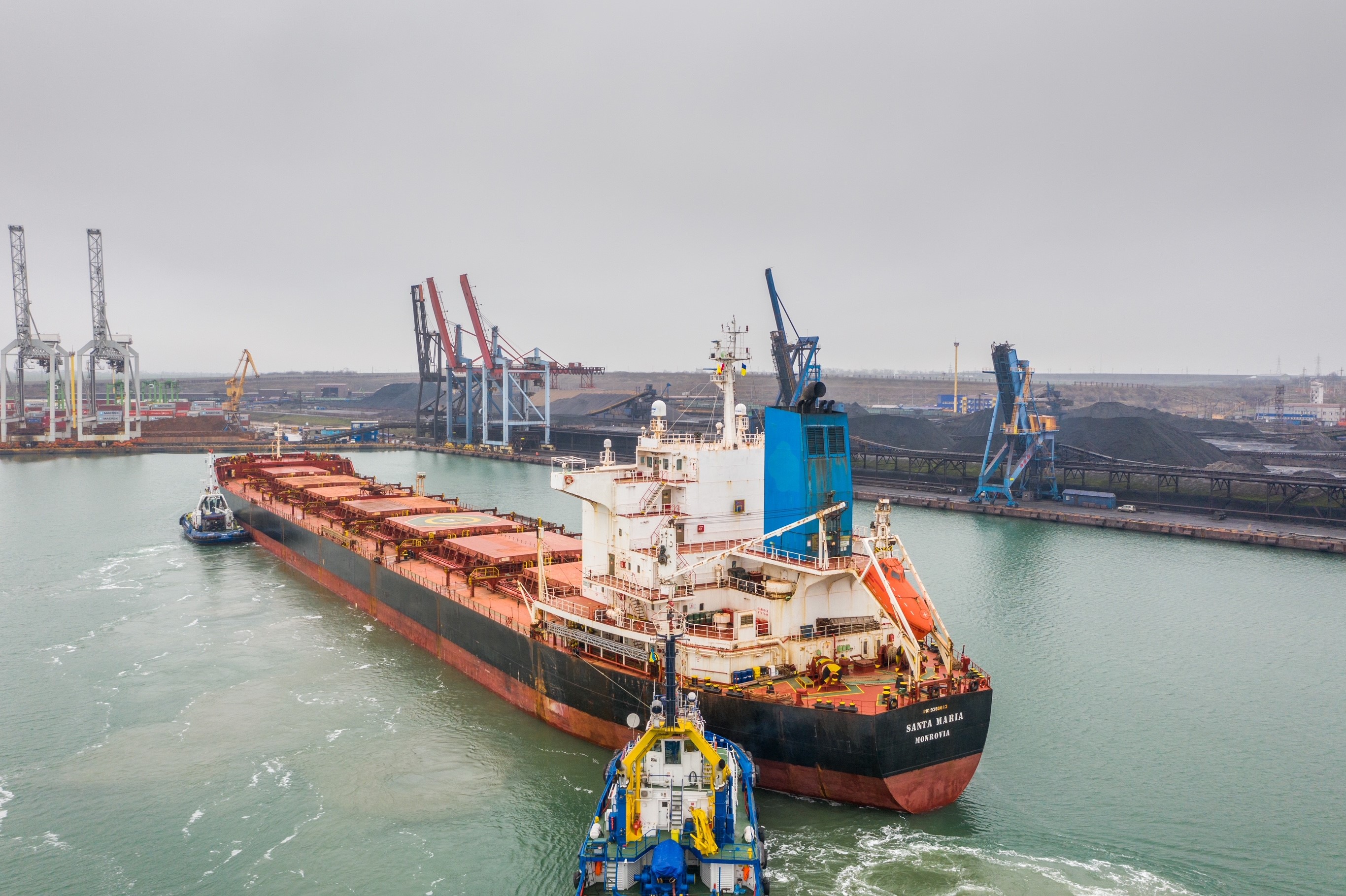 Ще два судна з вугіллям із США та Колумбії прибули в Україну