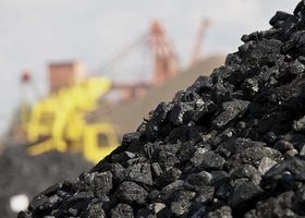 Ще два судна з 150 тис. тонн вугілля прибувають в Україну
