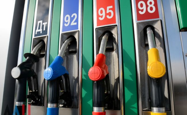 Експерт: імпорт компонентів для контрафактного бензину зріс на 86%