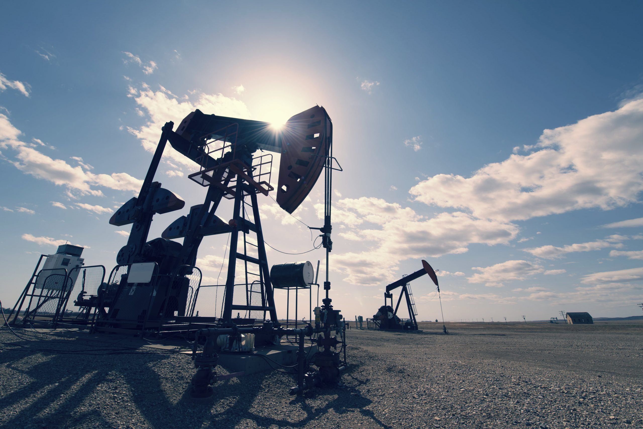 МЕА прогнозує падіння видобутку нафти в росії