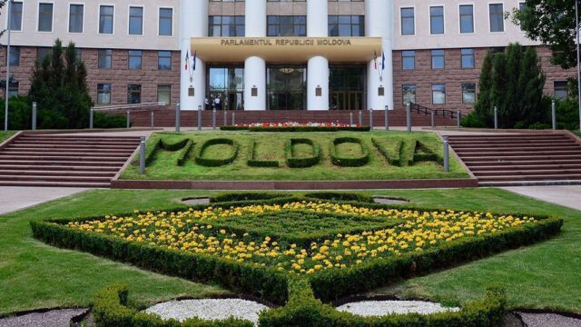 Молдова закупить електроенергію за кордоном без проведення тендеру