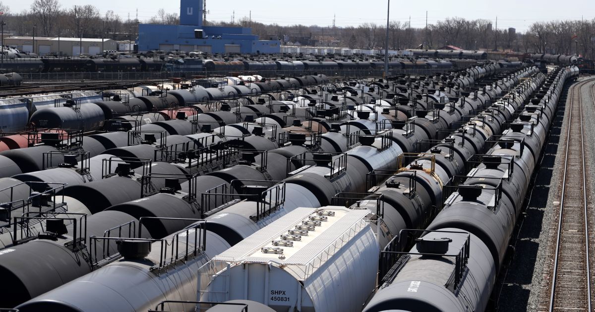 Україна у січні скоротила імпорт нафтопродуктів та вугілля