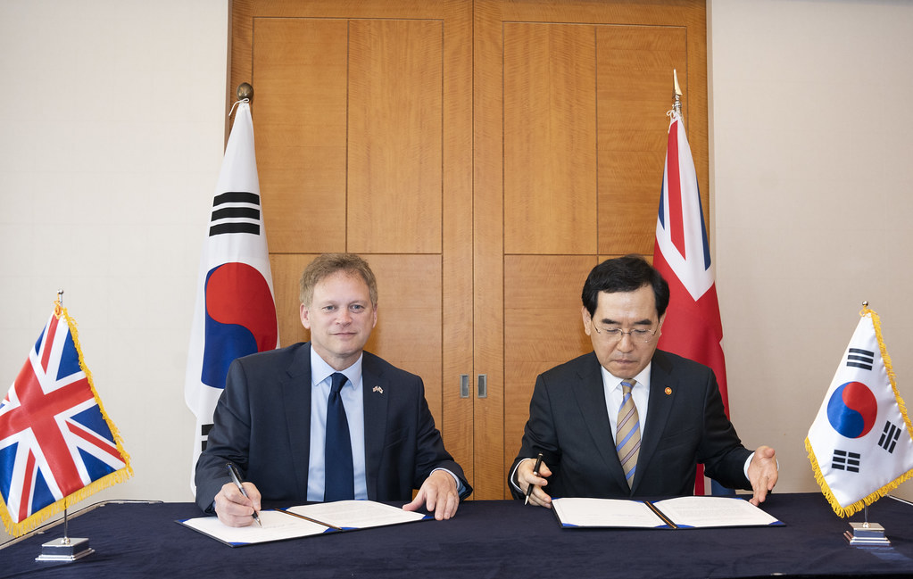 Великобританія та Південна Корея посилюють співробітництво в енергетиці