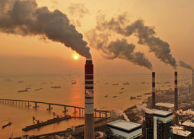 Китай нарощує кількість вугільних електростанцій