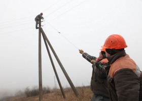 Жителі понад 400 населених пунктів залишаються без світла 3 січня