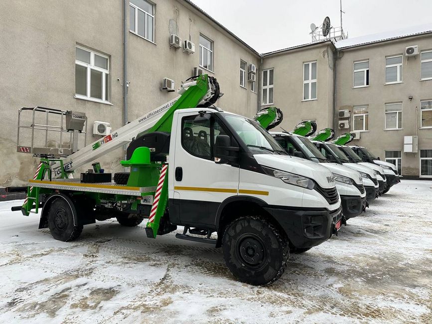 Харківобленерго отримало 10 автовишок від Фонду підтримки енергетики