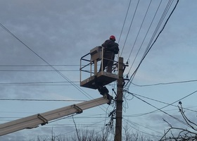 Майже 40 тисяч споживачів у 4 областях опинилися без світла через обстріли