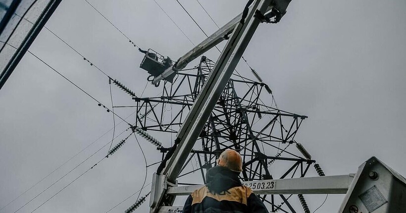 Енергетики просять споживачів у пікові години не вмикати потужні прилади