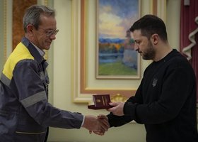 Зеленський відзначив держнагородами енергетиків