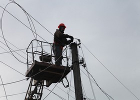 Понад 50 населених пунктів України залишились без світла через негоду