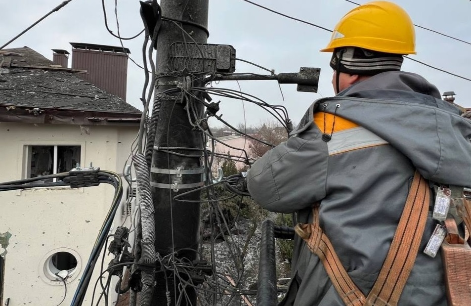 ДТЕК повернув світло для понад 50 тисяч родин на Київщині після негоди