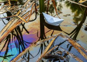 АМПУ закуповує судно для збору нафтопродуктів та сміття з поверхні води