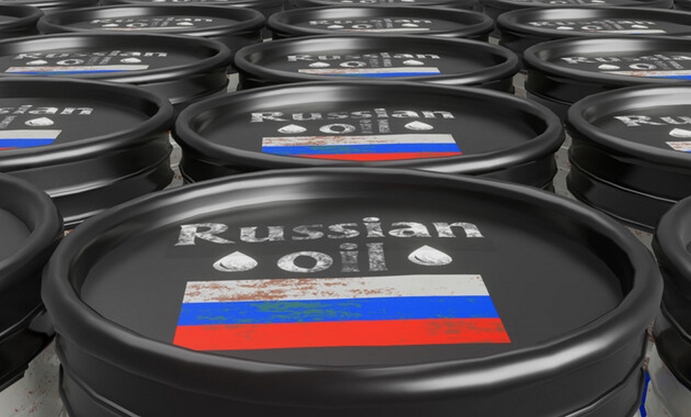 У ЄС готові знизити граничну ціну на російську нафту на 15% – Reuters