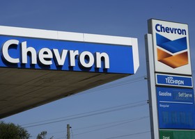 Битва титанів. Chevron перемагає Exxon в перегонах за активами